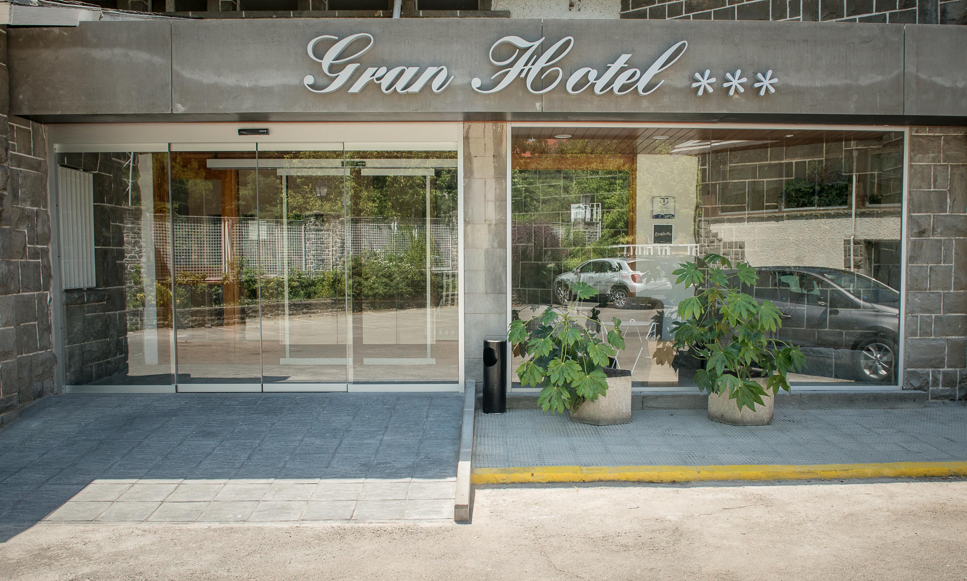 Gran Hotel De Jaca Exteriér fotografie